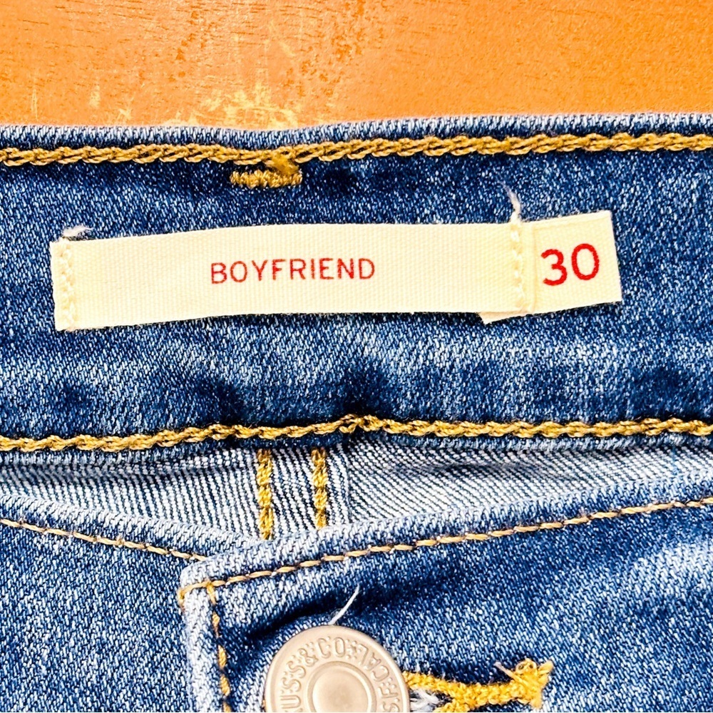 LEVI’S – Distressed boyfriend jeans | Classic relaxed denim * - Picture 9 of 11